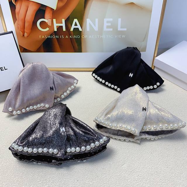 Chanel Mini Clip Chanel Claw Clip Triangle