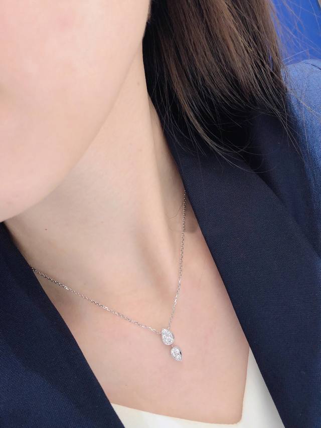 We produce teardrop necklaces, custom-made in 18K genuine gold and diamonds. We