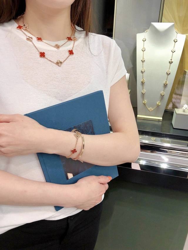 Sterling Silver V Gold We produce a five-flower mother-of-pearl + laser engravin