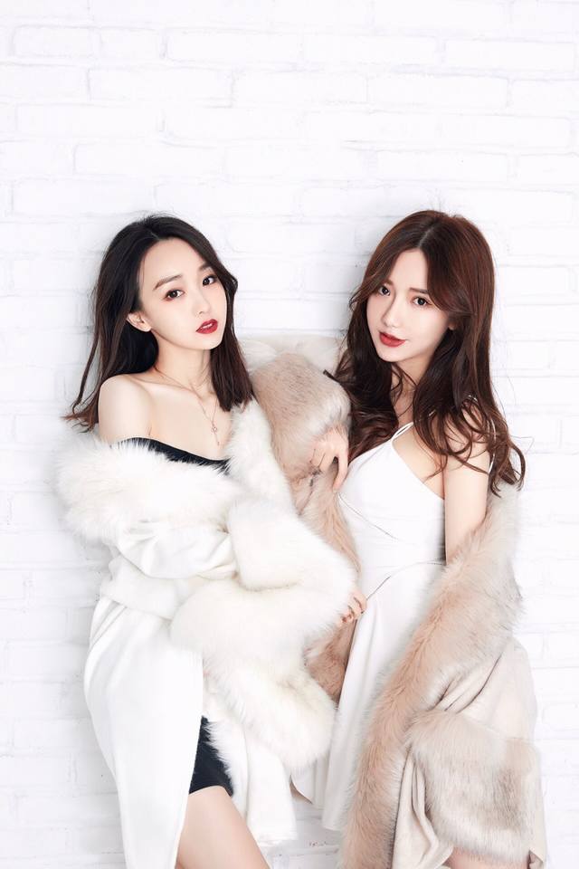 We produce Z-batch jewelry, made with genuine gold and diamonds. Custom-made gen