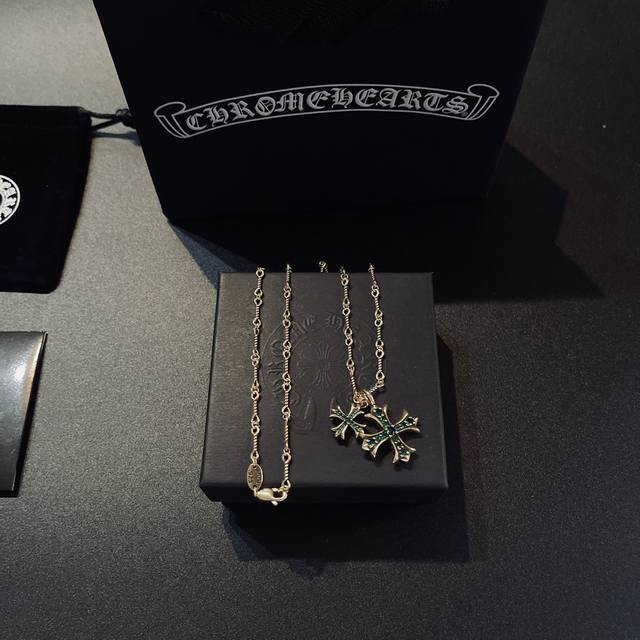 This is the coolest new Chrome Hearts necklace ever! It's a must-have! Factory d