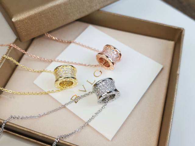 Bvlgari B.Zero1 series full diamond waist necklace perfectly replicates the deta