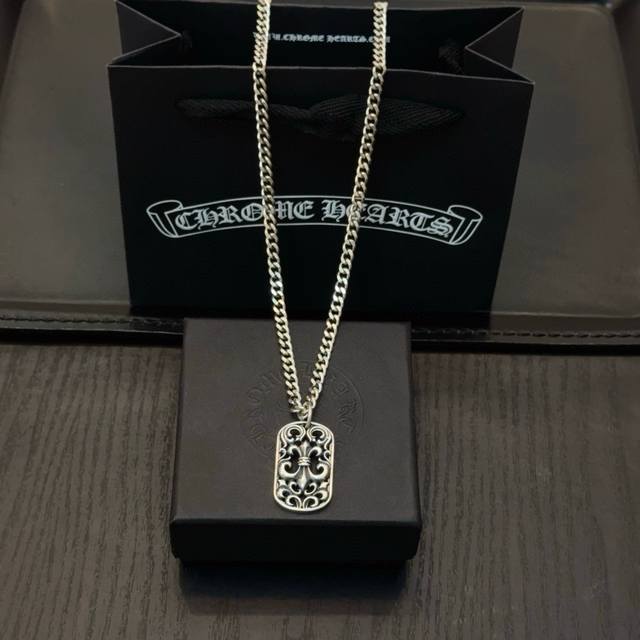 New boutique quality Chrome Hearts classic retro necklace with square cross pend