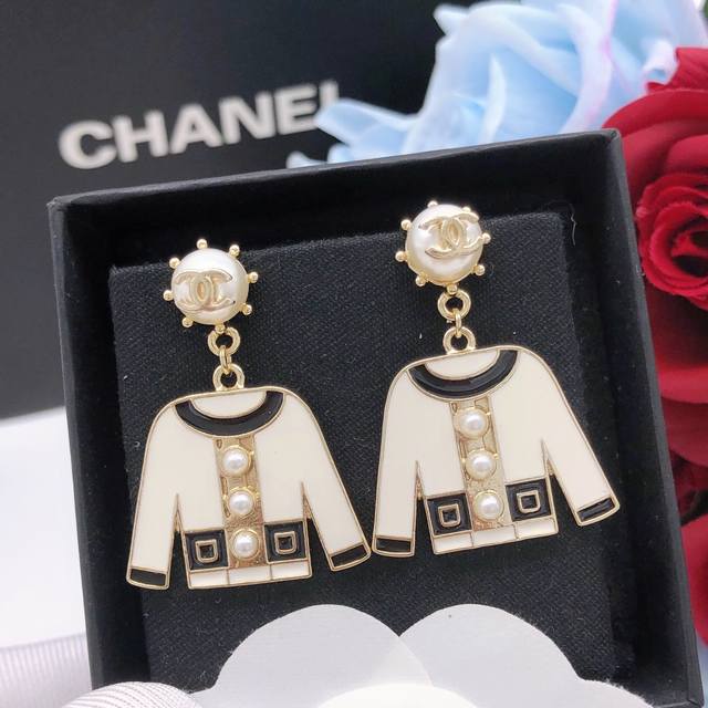 2567851FFF, Item No. Xed0348, Spring/Summer New Arrival. These versatile earring