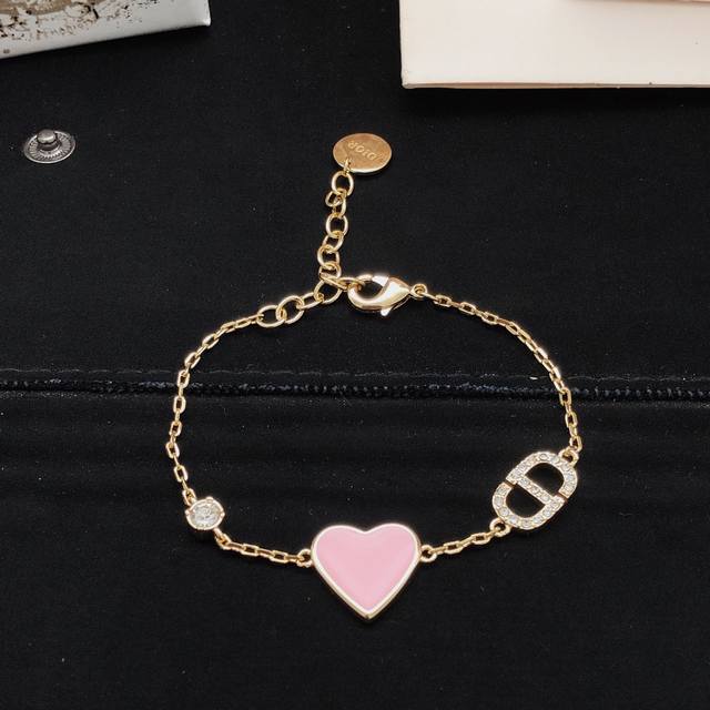 Item No. Dsl0037 Dio* Latest Pink Heart Bracelet, Batch Z, Brass Material DDD