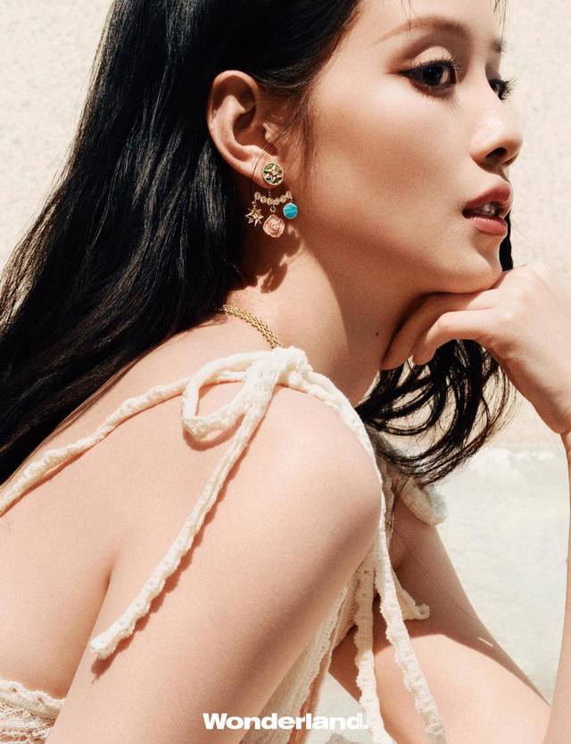 We produce compass earrings, a must-have for sophisticated ladies. Custom-made v