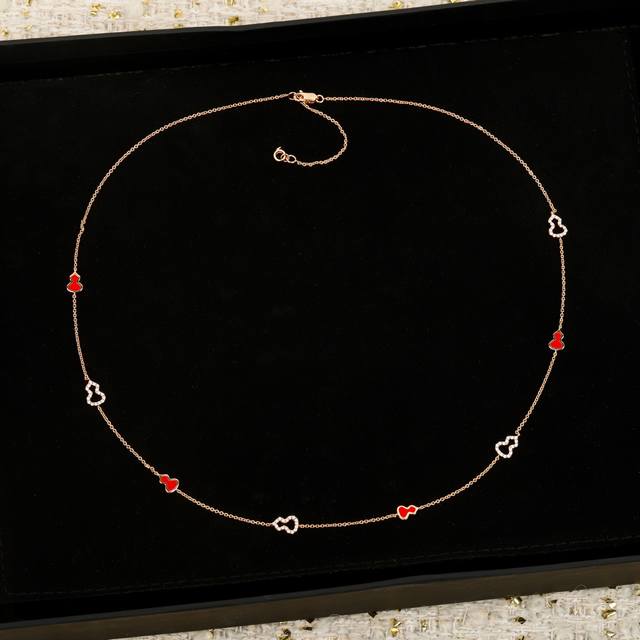 We present the Mini Gourd Necklace, the brand new Wulu Mini Solitaires series. C