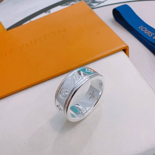 High-quality Louis Vuitton LV ring, original single item, new model, retro trend