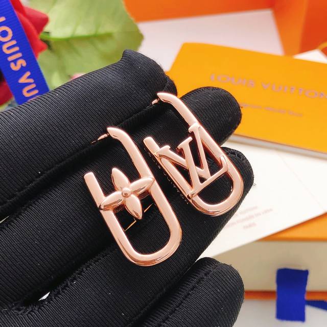 Item No. Led0474 Lv* Latest Rose Gold Rectangular Smooth Earrings, Batch Z, Bras