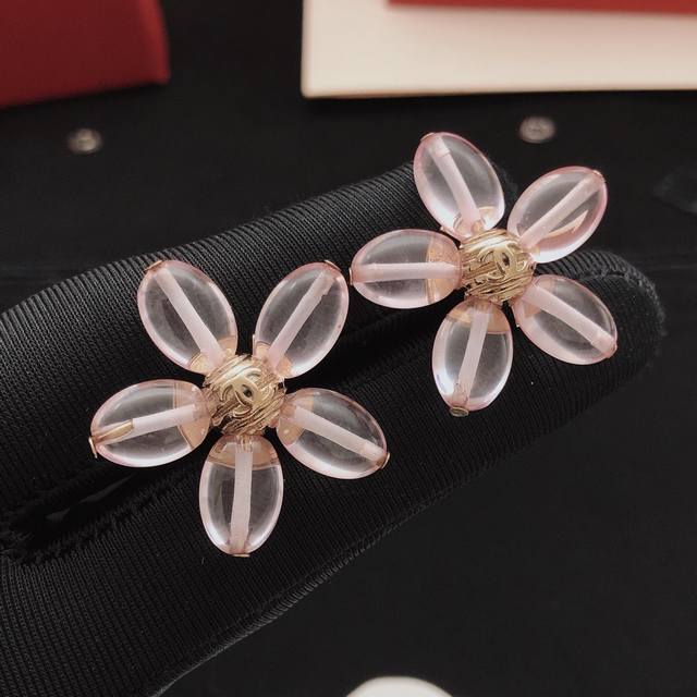 2568162FFF, Item No. Xed0328, Ch*Nel's latest gold and pink flower earrings, bat